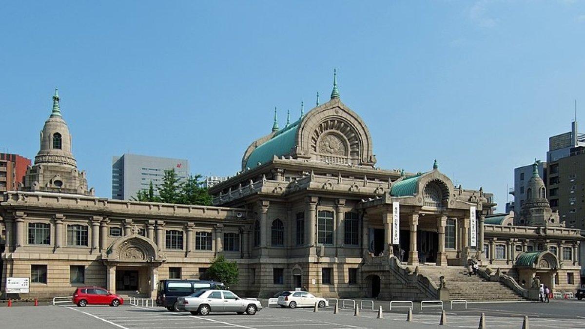 Tsukiji Hongan-ji, satu tempat wisata terbaik di Ginza Tokyo Jepang yang menarik buat dijelajahi.