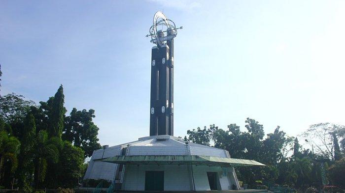 Tugu Khatulistiwa, satu tempat wisata yang wajib dikunjungi saat liburan ke Pontianak