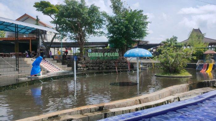 Umbul Pelem Waterpark, destinasi wisata air alami di Kabupaten Klaten, Jawa Tengah, Senin (26/9/2022).