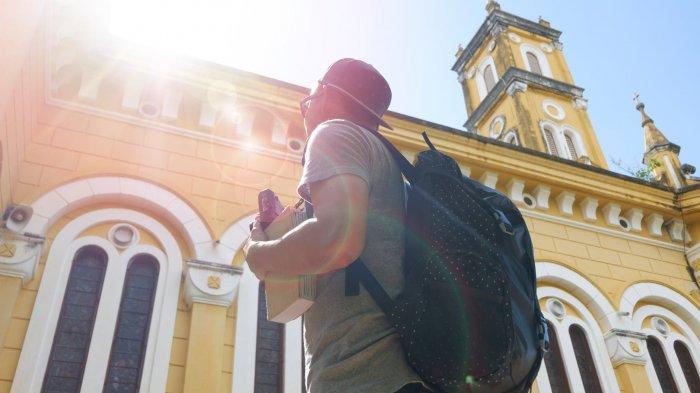 Ilustrasi backpacker.