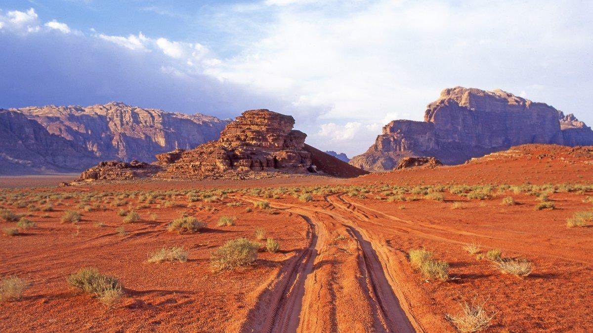 Wadi Rum Yordania, satu destinasi yang menjadi lokasi syuting film Star Wars