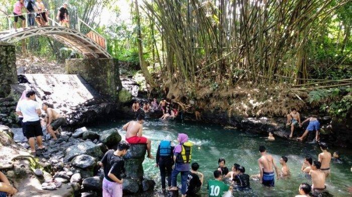 Suasana lokasi wisata air Blue Lagoon yang terletak di Dusun Dalem, Desa Medomartani, Kecamatan Ngemplak, Kabupaten Sleman, Jogja.