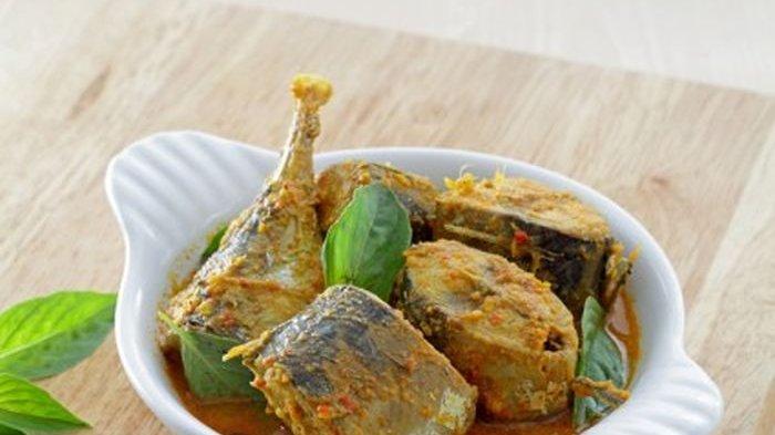 Ilustrasi menu ikan woku belanga.