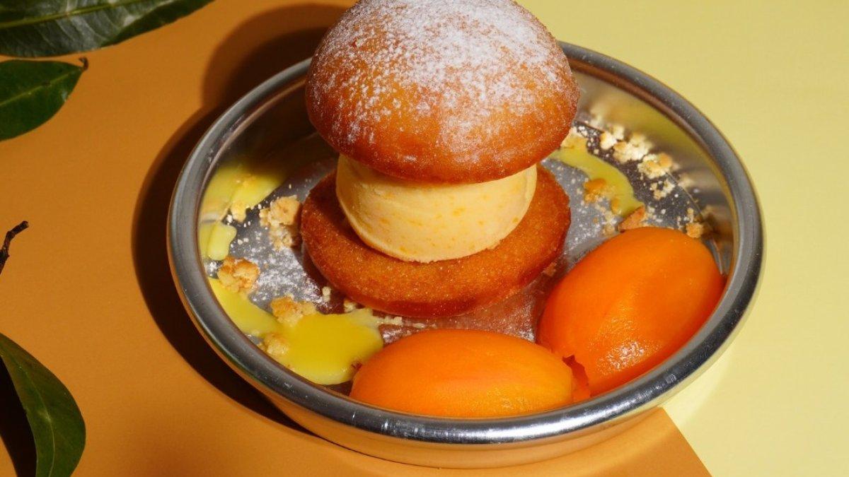 ถ้วยถังไอติม, satu toko es krim terbaik di Bangkok Thailand yang terkenal dengan tempat estetik dan rasa unik.