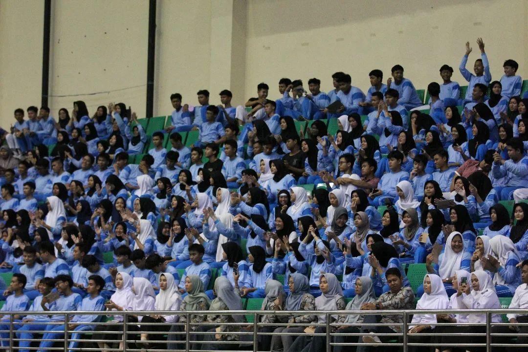 Turnamen Bola Voli Piala Gubernur Jawa Tengah dilaksanakan pada 3-6 Februari 2024 di GOR Jatidiri, Semarang. Pertandingan bola voli tersebut merupakan upaya Pemprov Jateng untuk membina para atlet bola voli, memberikan ruang bagi atlet, menyediakan banyak tempat untuk melakukan kompetisi, serta mengasah kemampuan untuk menjadi yang terbaik. (Instagram/disporaparjateng)