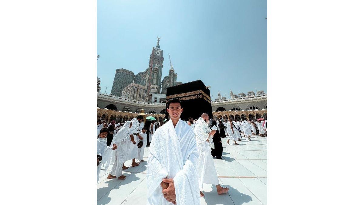 3 potret Pratama Arhan tengah ibadah umroh bersama Timnas Indonesia, istri pilih liburan ke Dubai