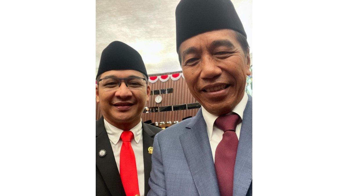 5 foto Pasha Ungu resmi jadi anggota DPR-RI periode 2024-2029, Selfie bareng Jokowi