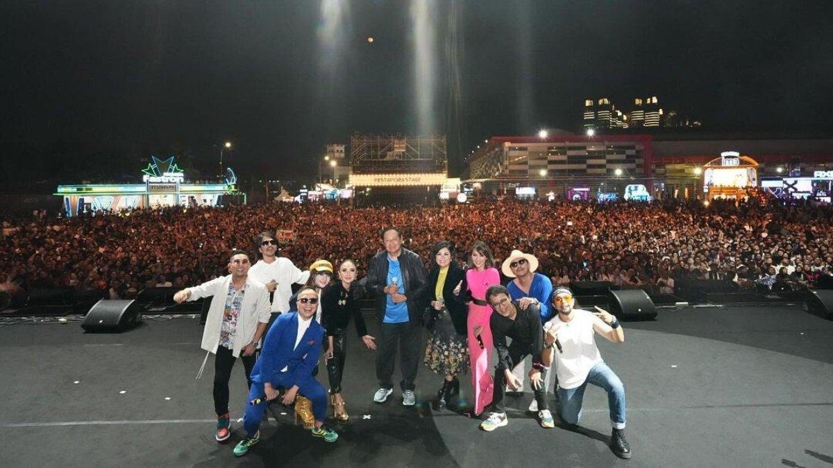 5 foto serunya SBY bawakan lagu lama di Pestapora 2024, Didampingi penyanyi terkenal