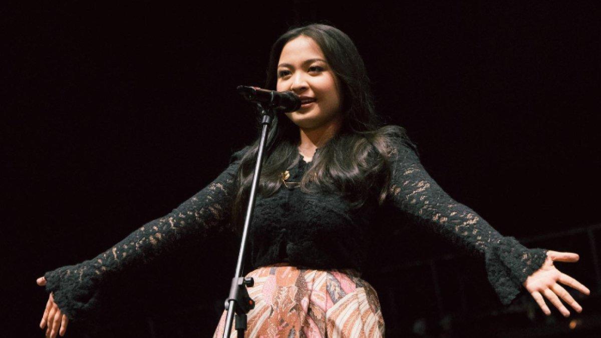 7 Potret Bernadya, Penyanyi Muda yang Speak Up Setelah Jadi Korban Pelecehan Warganet