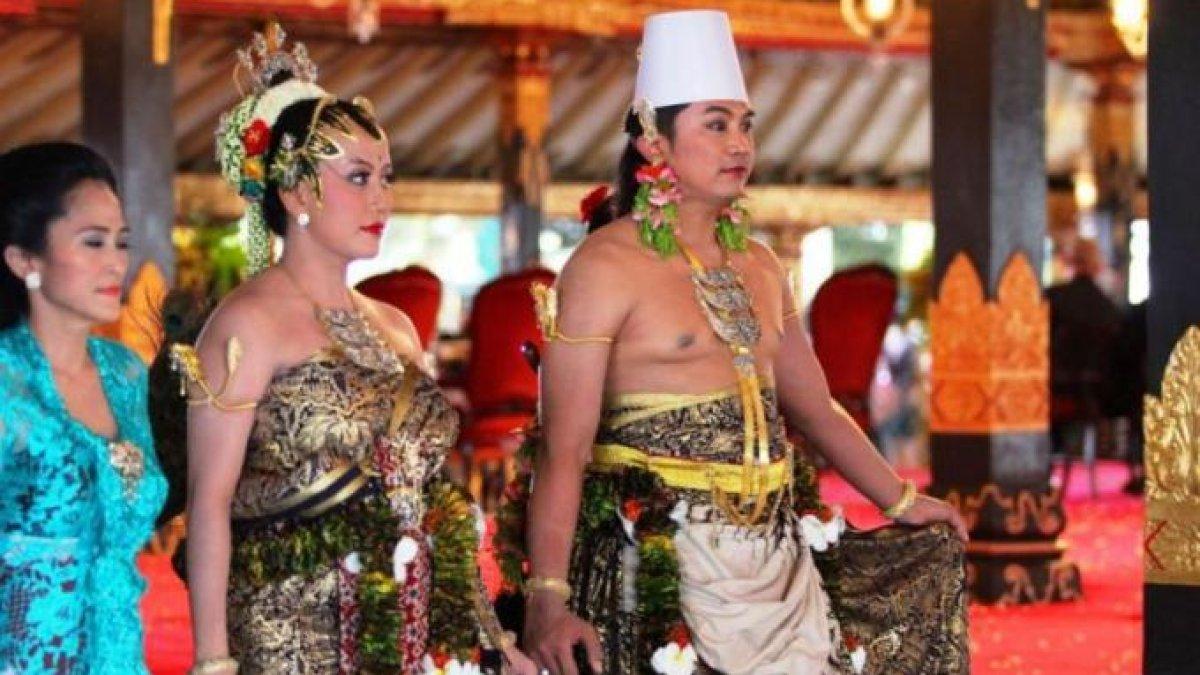7 potret royal wedding GKR Hayu dan KPH Notonegoro, momen resepsi