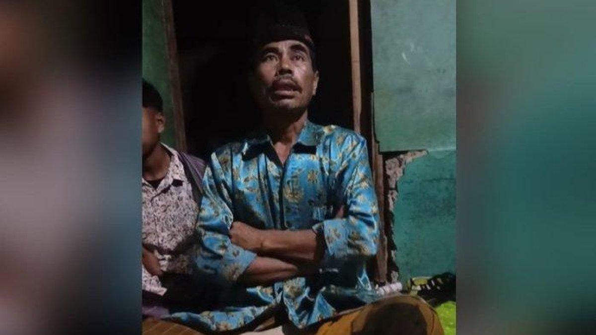 ABDUL ROSID NGAKU IMAM MAHDI,- Sosok Abdul Rosid (60), pria di Garut, Jawa Barat Imam Mahdidan memerintahkan pengikutnya salat hadap ke timur.