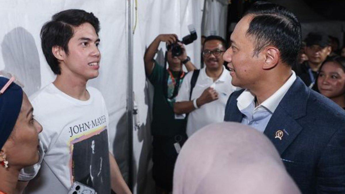 AHY bertemu El Rumi di belakang panggung