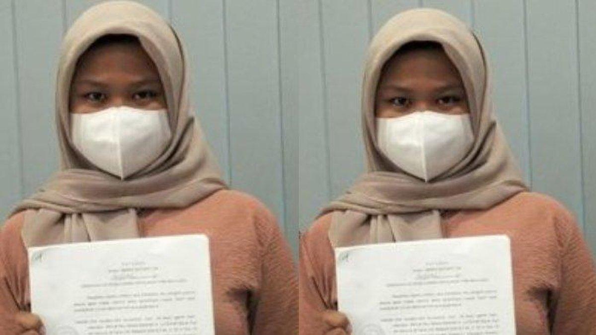 ANAK LAPORKAN AYAH - IV (16), gadis remaja asal Sidoarjo, Jawa Timur, melaporkan ayah kandungnya karena sudah 10 tahun tak memberi nafkah. IV mengajukan laporan ke Polda Jatim atas dugaan penelantaran anak, Sabtu (8/2/2025).