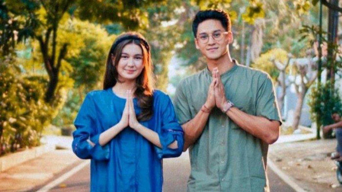 ARTIS BEDA AGAMA RAYAKAN LEBARAN,- Antonio Blanco & Zoe Jackson rayakan Lebaran 2025 meski berbeda agama.