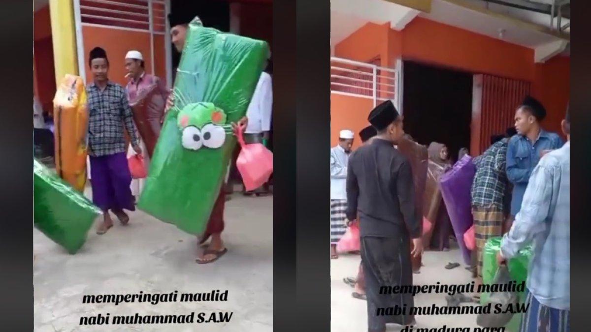 Acara maulid nabi dengan souvenir kasur lipat