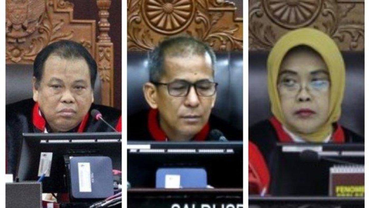 Ada tiga hakim MK yang menyatakan pendapat berbeda. Ketiga hakim itu adalah Saldi Isra, Enny Nurbaningsih, dan Arief Hidayat.