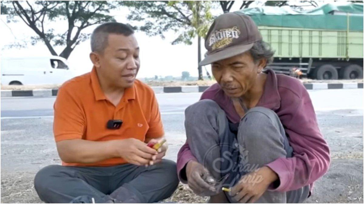 Adi bersama Enuh Nugraha, ODGJ lulusan ITB 1997