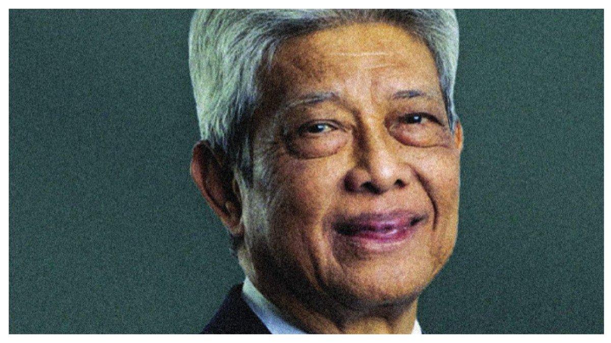 Forbes menempatkan Agoes Projosasmito di peringkat 498 dalam daftar orang terkaya dunia 2024.