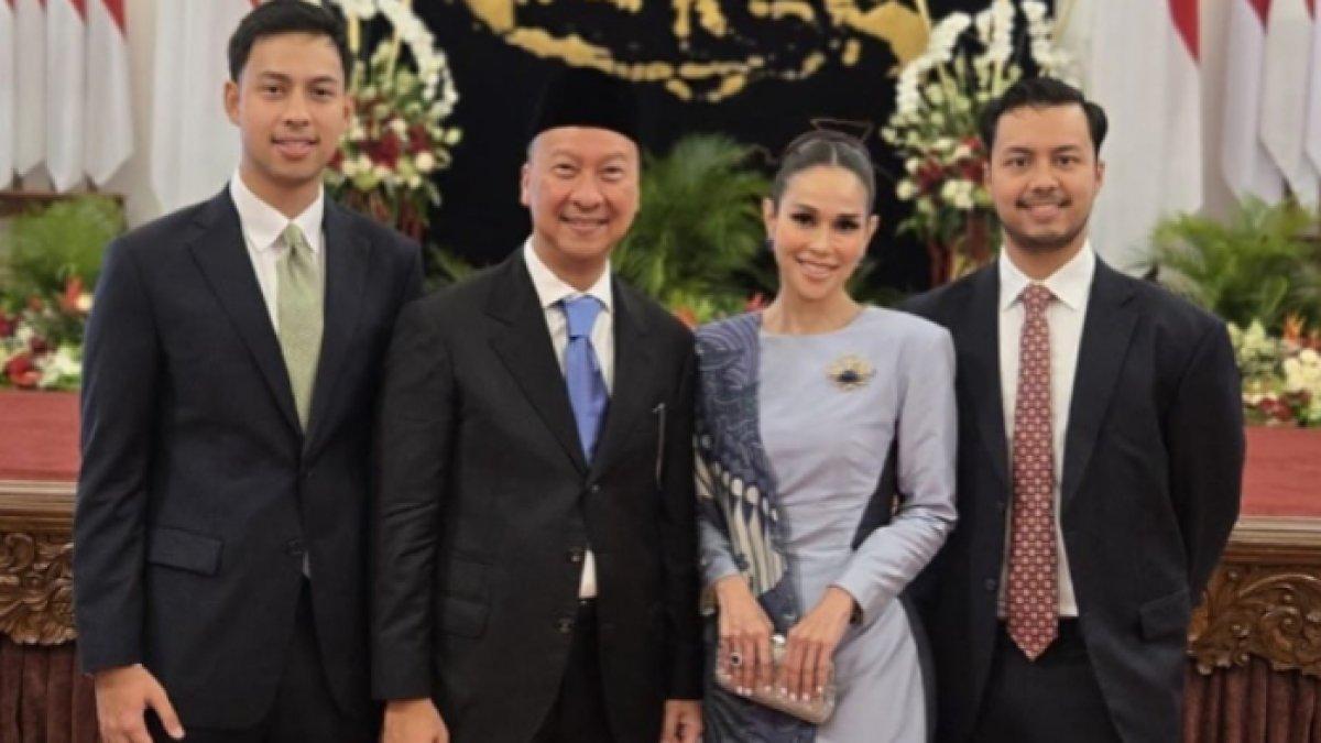 Agus Gumiwang Kartasasmita dilantik menjadi Menteri Perindustrian