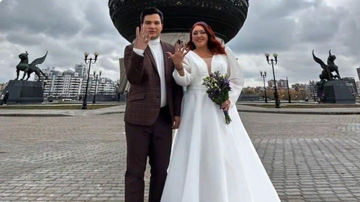 Aisylu Chizhevskaya-Mingalim menikahi anak angkatnya, Daniil.