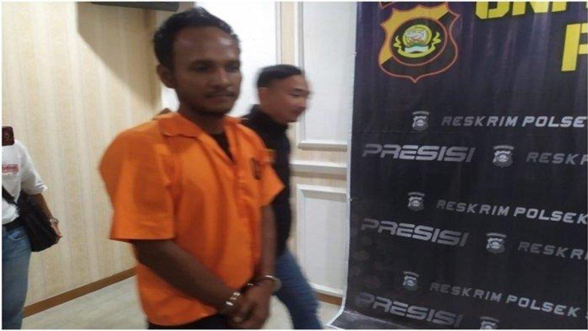 Aji mumpung, Hengky (25) seorang pria di Palembang ditangkap polisi usai mencuri sebuah Iphone 14 Pro Max yang diambil dari korban kecelakaan. Hengky diamankan di Polsek Sukarami, Kamis (12/10/2023).