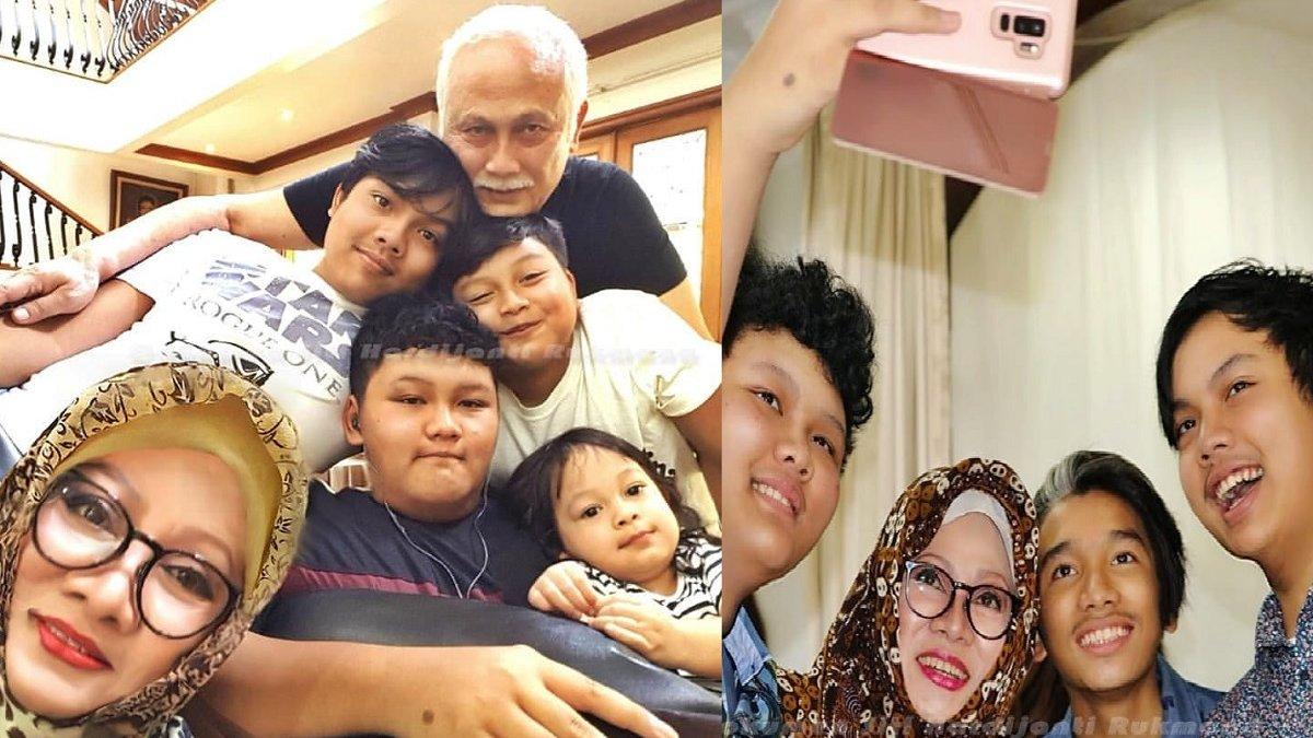 Akhtar dan Akhyar bersama kakek dan nenek
