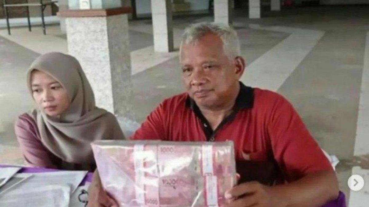Aksi Bapak-bapak di Tasikmalaya Gelar Sayembara Buat Berdamai dengan Keluarga