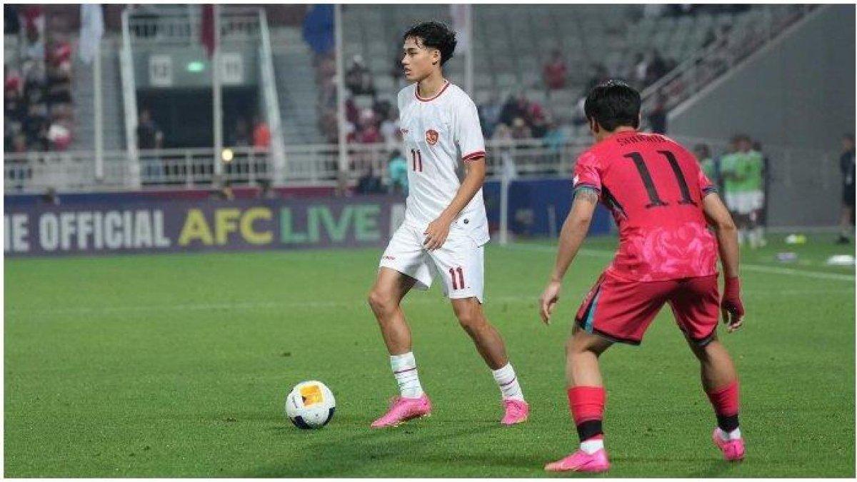 Aksi Rafael Struick selama pertandingan perempat final Piala Asia U23 2024 antara Timnas U23 Indonesia vs Korea Selatan, Jumat (26/4/2024).