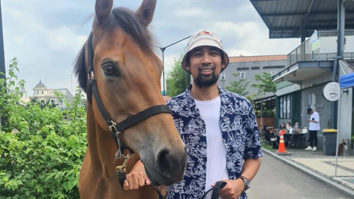 Aktor Dallas Pratama sempat koma dan hilang ingatan a