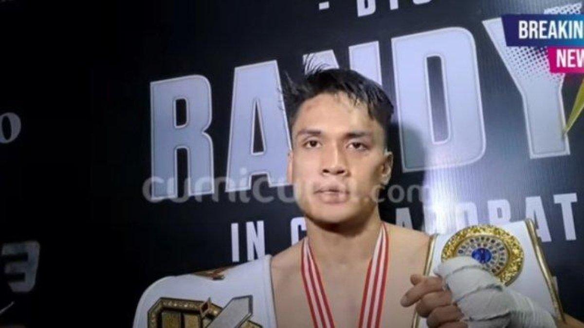 Aktor Randy Pangalila kalahkan Jekson Karmela alias Kkajhe dalam ajang Byon Combat 3.
