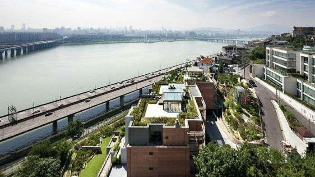 Alasan villa mewah milik penyanyi Kpop Park Jae Sang atau PSY di UN Village disita dan dikenai denda.