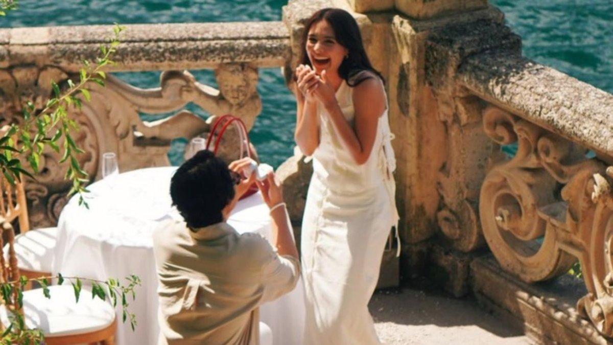 Amanda Rawles dilamar kekasih di Italia.