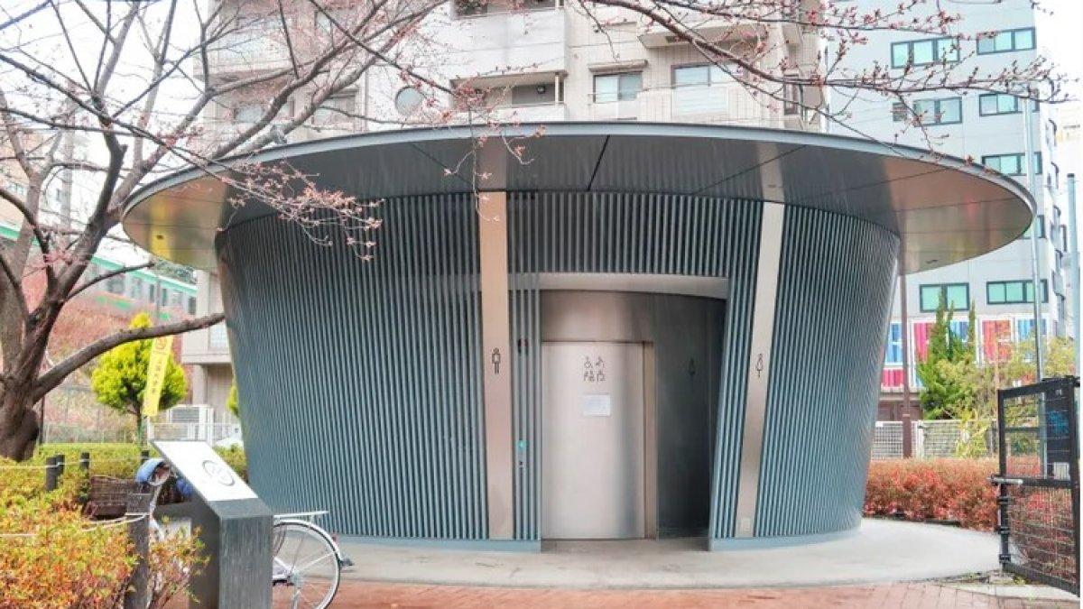 Amayadori toilet yang berada di kawasan Shibuya, Tokyo.