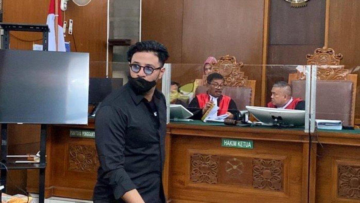 Ammar Zoni saat menjalani sidang putusan di Pengadilan Negeri Jakarta Selatan, Selasa (26/9/2023).