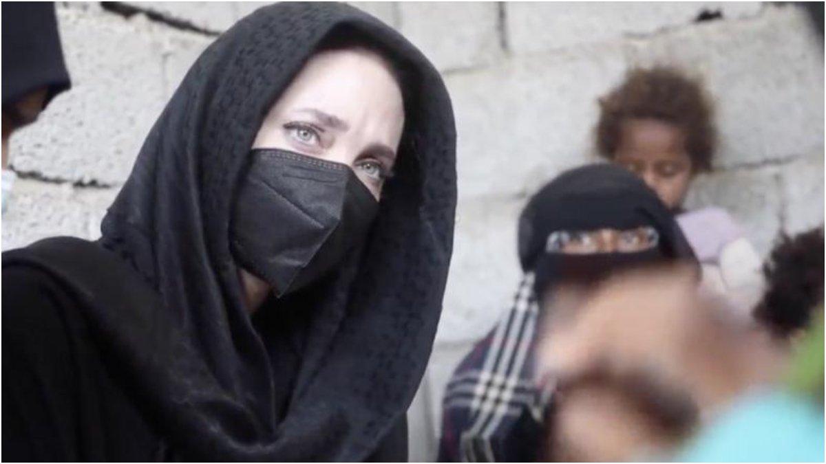 Angelina Jolie dikecam sang ayah, Jon Voight karena mendukung Palestina.