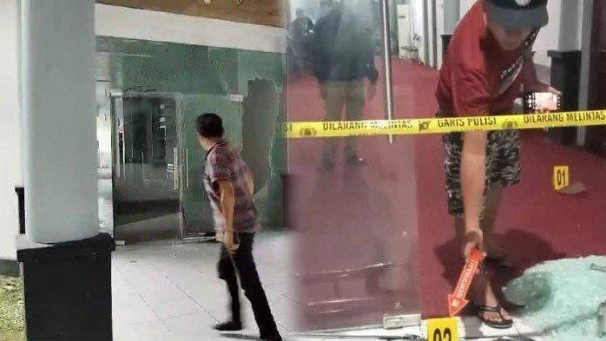 Anggota DPRD ngamuk dan melempar pintu kaca Kantor DPRD Malteng