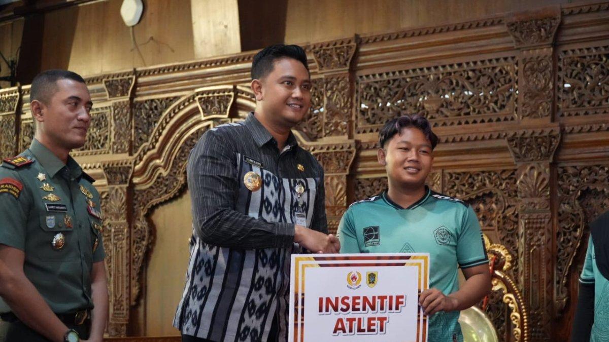 PORPROV JATENG 2025 - Pemberian apresiasi kepada atlet dan pelatih yang berprestasi dalam berbagai ajang sebelumnya.