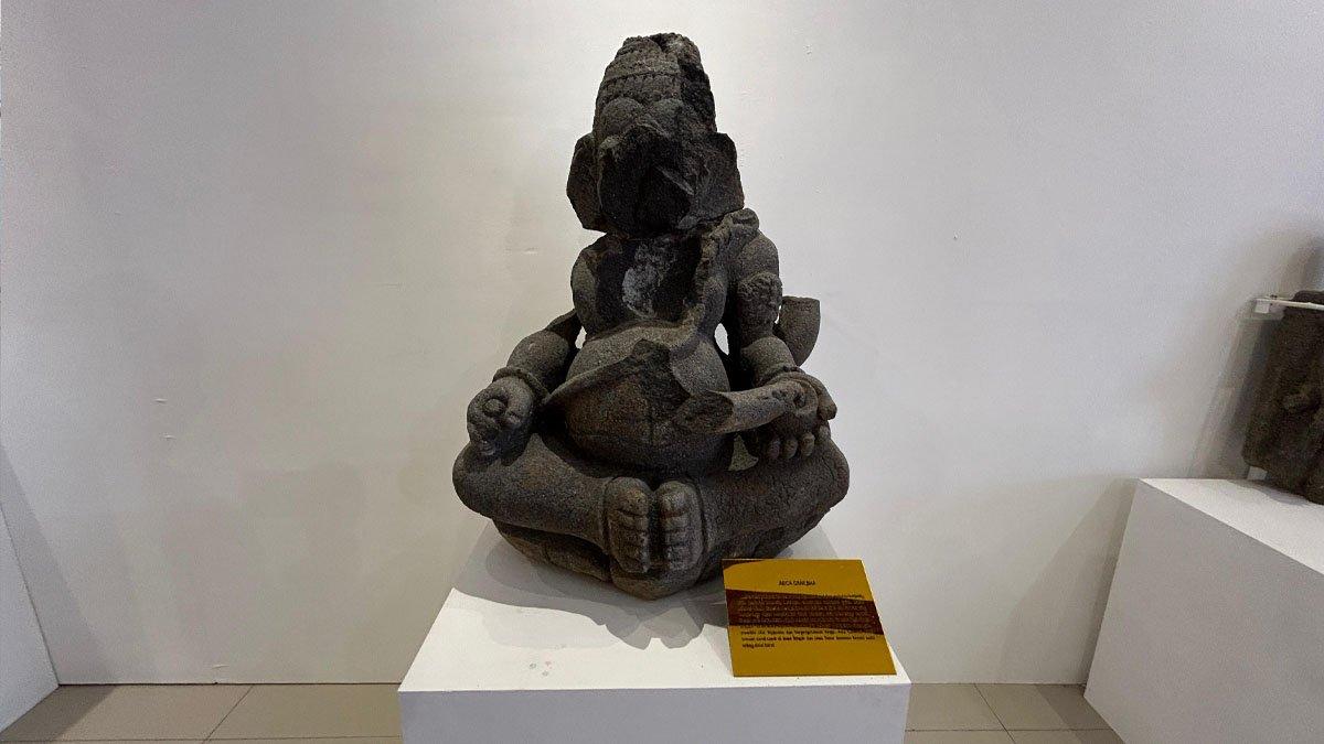 Arca Ganesha salah satu koleksi benda cagar budaya yang ada di Museum Daerah Klaten, kompleks Monumen Juang 45, Kelurahan Bareng Lor, Kecamatan Klaten Utara, Klaten.