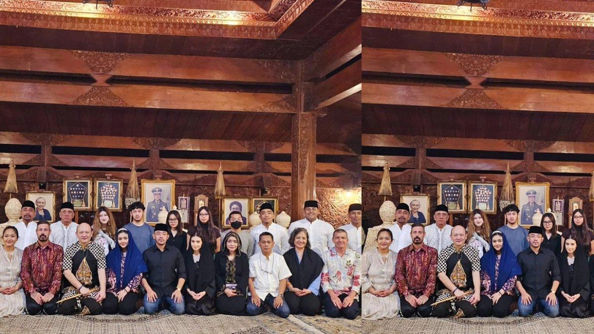 Ari Sigit dan Suci Winata ziarah ke makam Soeharto