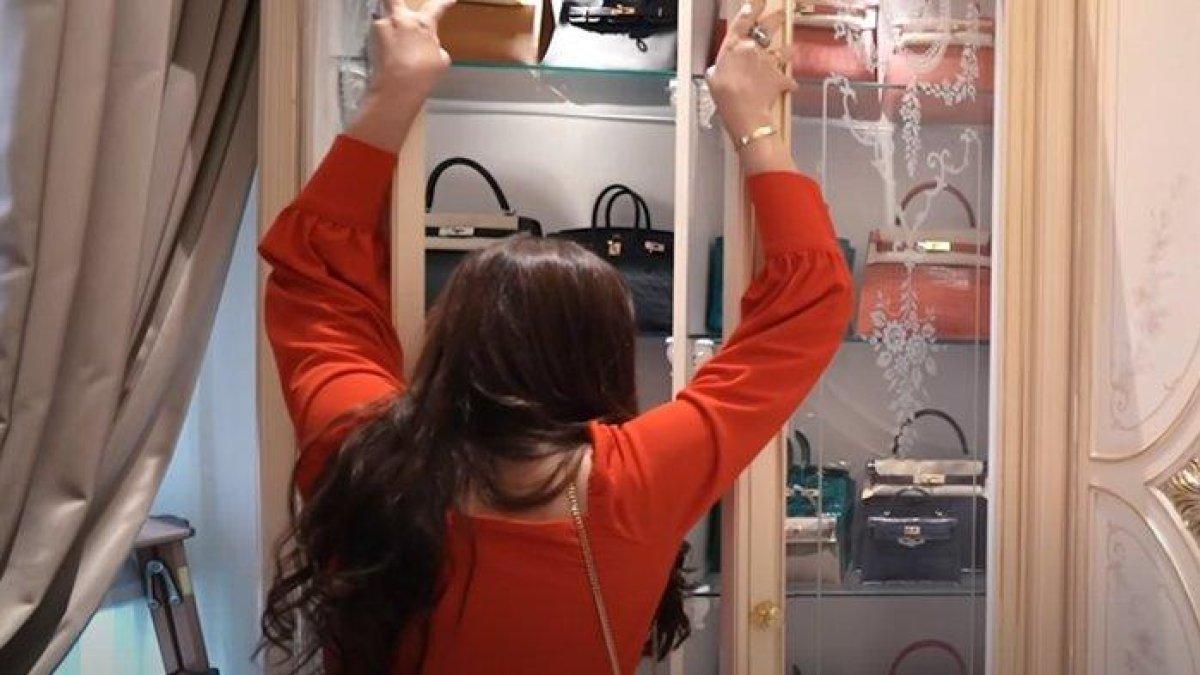 Ashanty memeluk lemari Helena Lim yang berisi benda seharga Rp 200 miliar