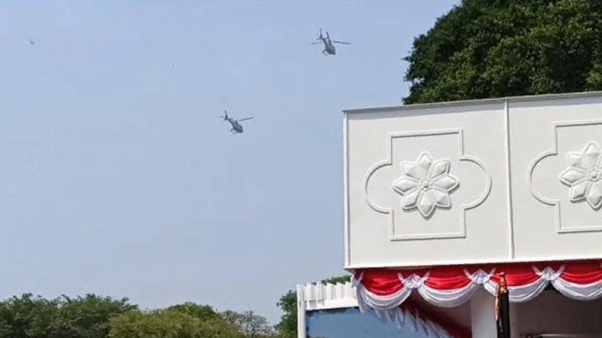 Atraksi helikopter di atas Istana Merdeka, Jakarta memeriahkan HUT Kemerdekaan ke-78 RI