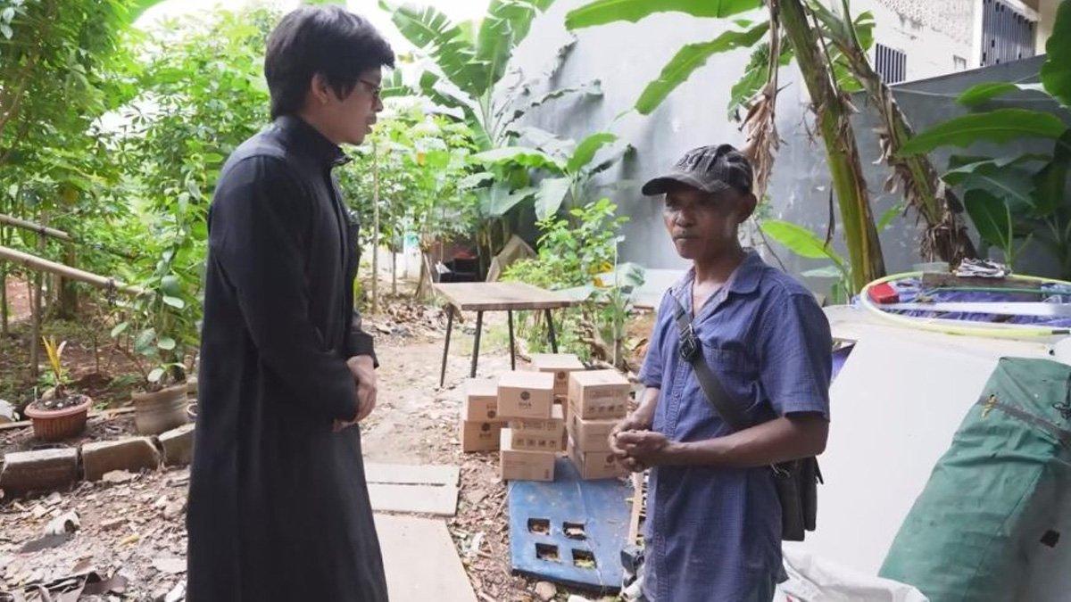 Atta Halilintar prihatin dengan salah satu tetangganya pemulung.