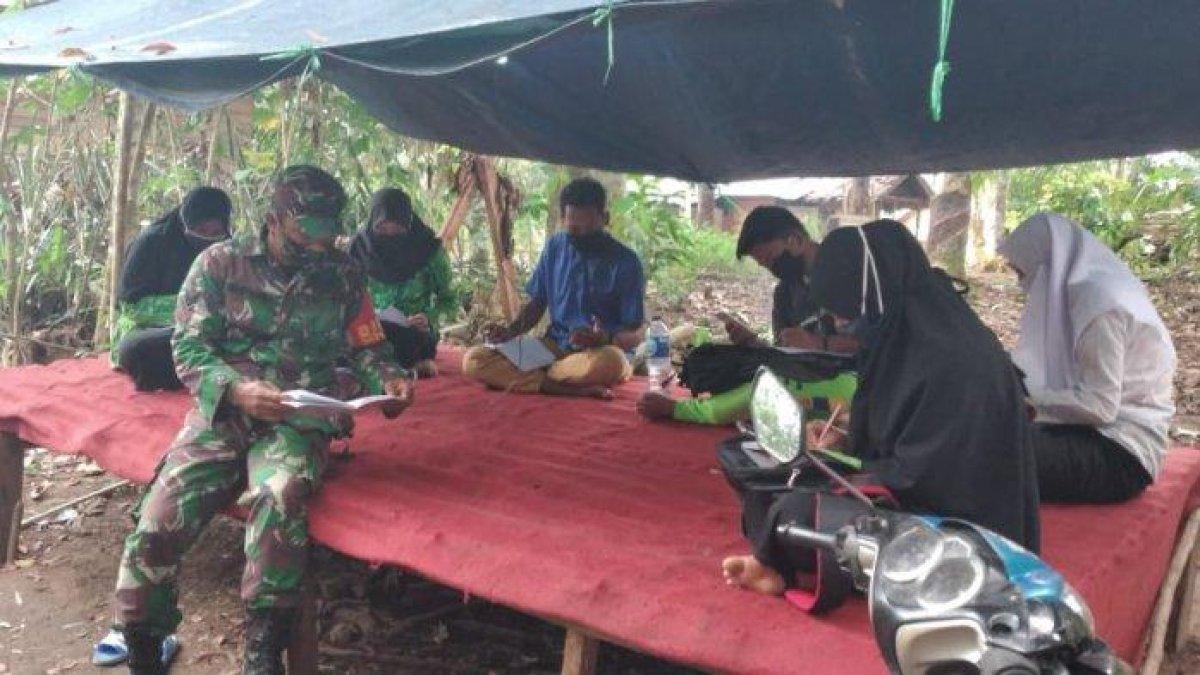 Babinsa Koramil 01_Muara Uya