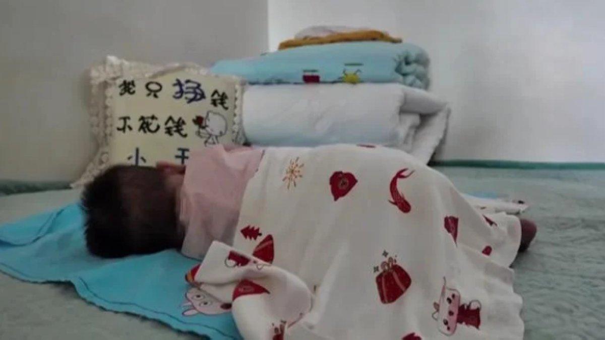 Ilustrasi bayi tidur