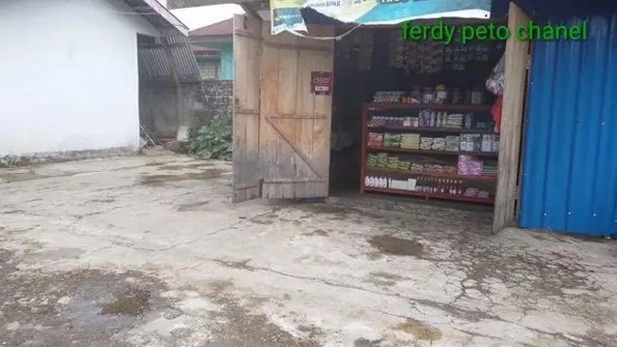 Bagian depan rumah Betrand Peto di NTT.