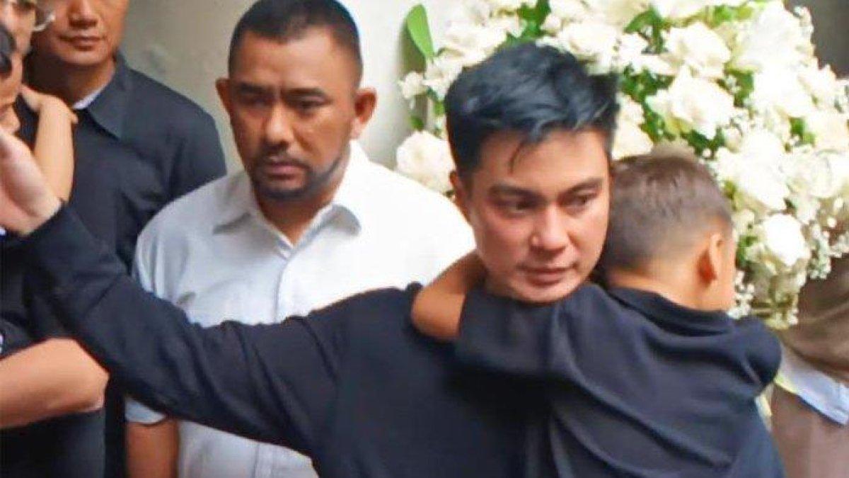 PAULA VERHOEVEN SULIT BERTEMU ANAK,- Paula Verhoeven tuding Baim Wong mempersulit dirinya untuk bertemu dengan anaknya, langsung dibantah, anaknya yang tidak mau bertemu.Baim Wong sebut Kiano dan Kenzo trauma.-
