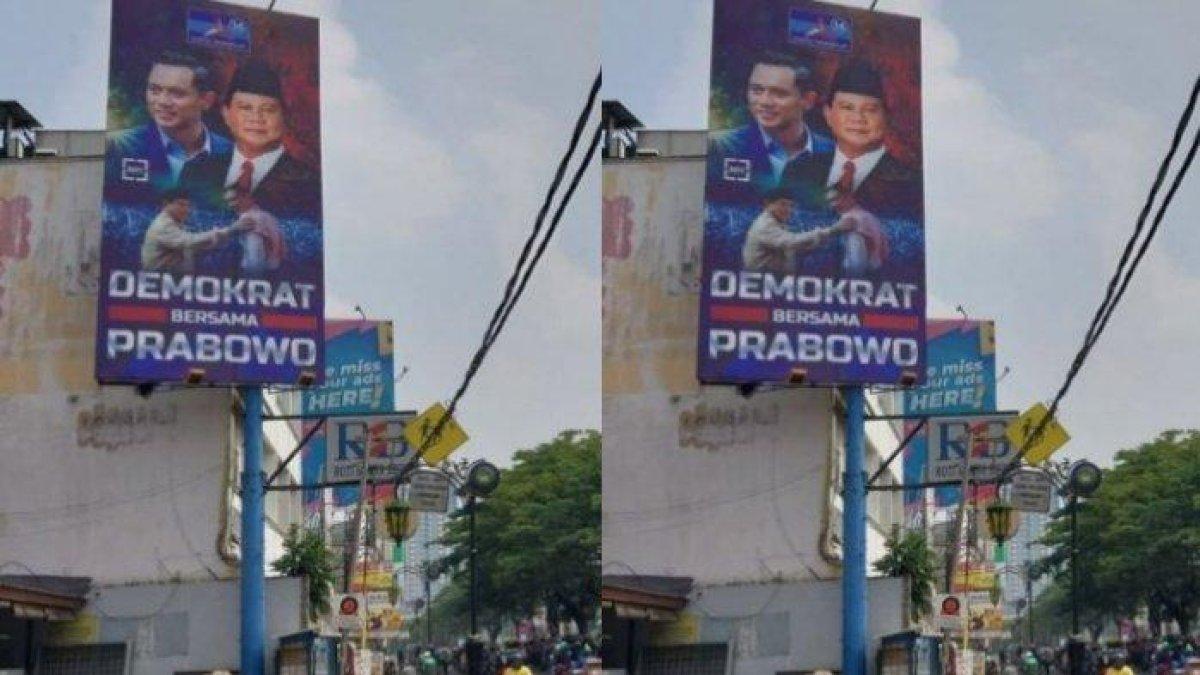 Baliho Partai Demokrat yang terpasang di Jalan Margonda, Depok, Jumat (3/11/2023). Gambar dalam baliho hanya menyertakan Prabowo sebagai capres Koalisi Indonesia Maju (KIM) dengan AHY, Ketua Umum Demokrat.
