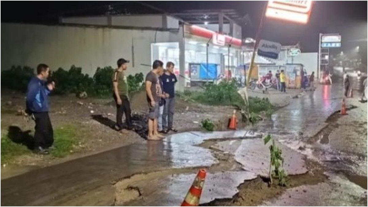 Bencana pergerakan tanah terjadi di Kecamatan Bojongmangu, Kabupaten Bekasi.