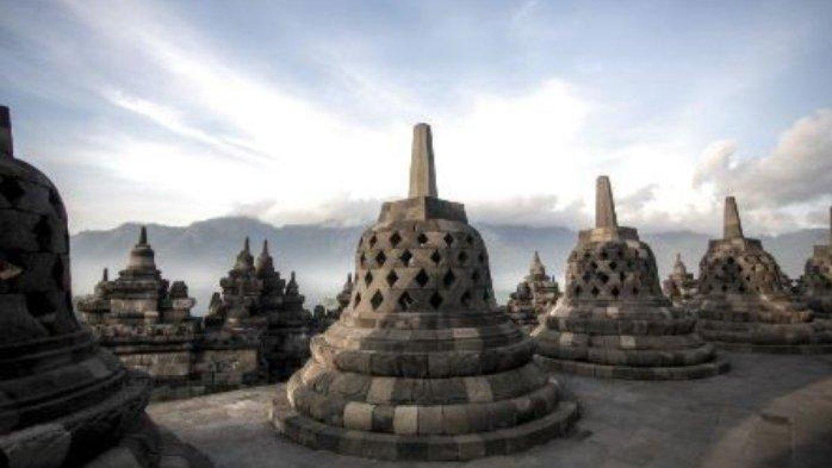 Candi Borobudur, wisata unggulan utama Magelang yang mendunia