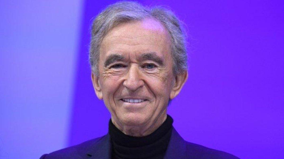 Ketua dan Kepala Eksekutif grup mewah LVMH Prancis Bernard Arnault menghadiri acara LVMH di pameran teknologi dan inovasi Vivatech di Paris pada 16 Mei 2022.